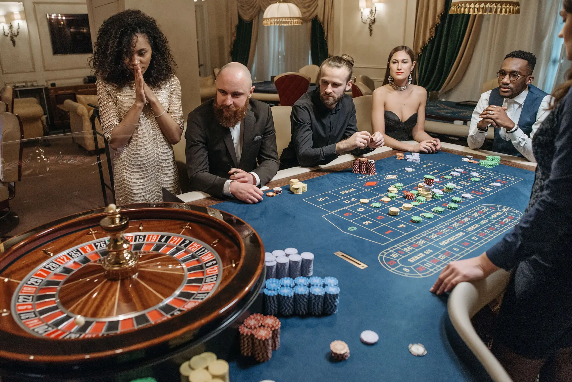 Social evening in the casino lounge